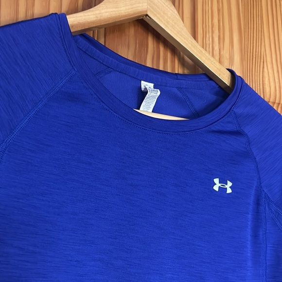 Women's ColdGear® Crew. Excellent condition. Size medium. - Picture 2 of 6